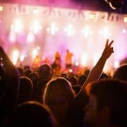 Les cerveaux des spectateurs sur la même longueur d’onde pendant un concert Les cerveaux des spectateurs sur la même longueur d’onde pendant un concert